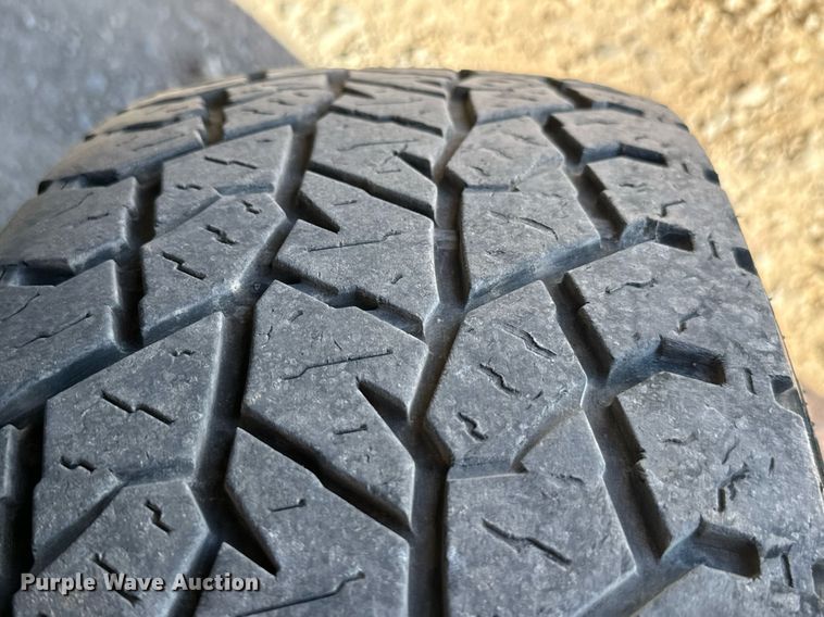 image for item EQ2246 2015 Ford F350 Super Duty utility bed pickup truck