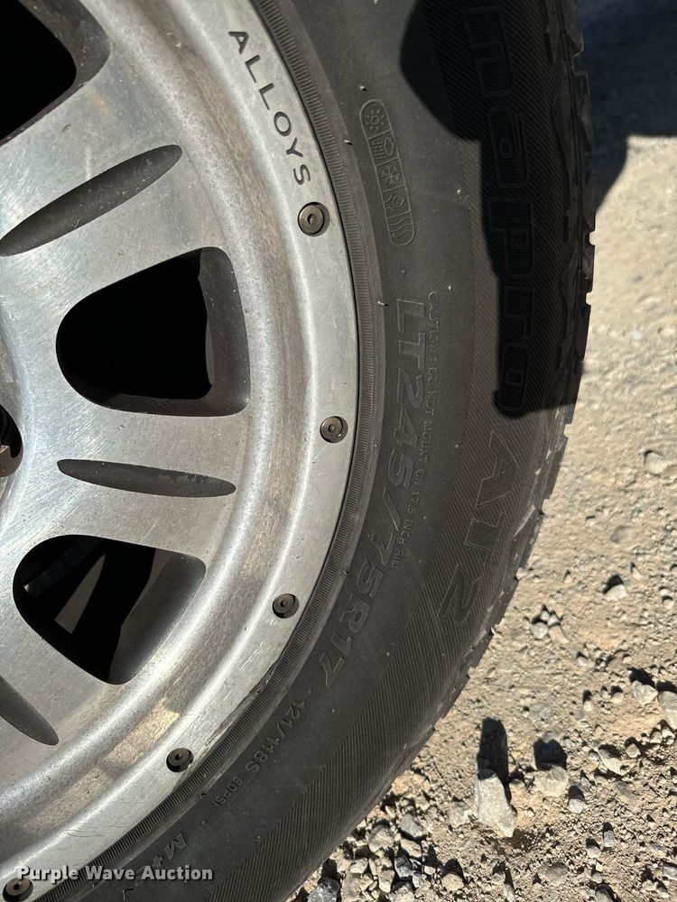 image for item EQ2246 2015 Ford F350 Super Duty utility bed pickup truck