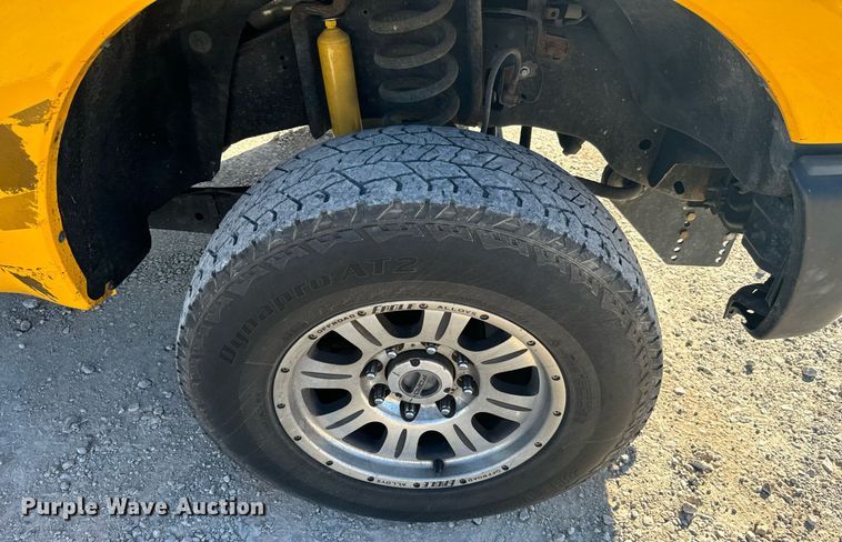 image for item EQ2246 2015 Ford F350 Super Duty utility bed pickup truck