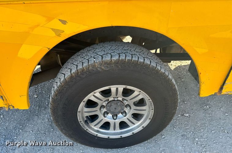 image for item EQ2246 2015 Ford F350 Super Duty utility bed pickup truck