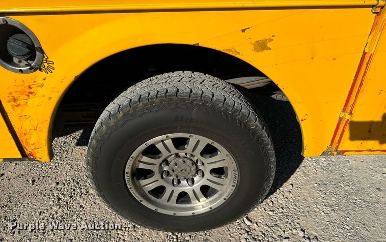 image for item EQ2246 2015 Ford F350 Super Duty utility bed pickup truck