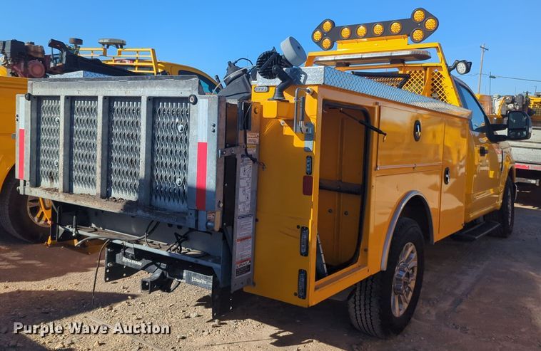 image for item EQ2248 2022 Ford  F350 Super Duty utility bed pickup truck