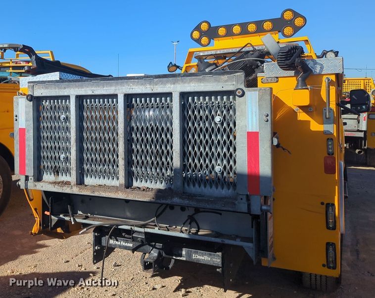 image for item EQ2248 2022 Ford  F350 Super Duty utility bed pickup truck