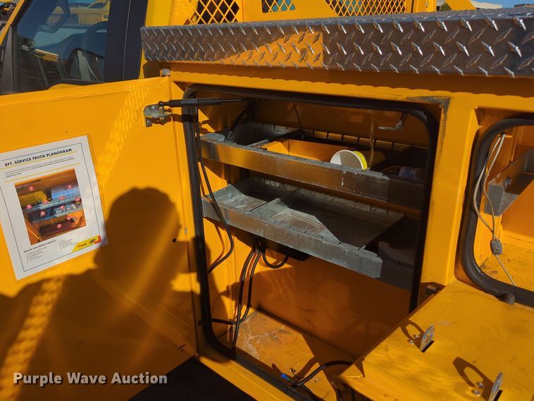 image for item EQ2248 2022 Ford  F350 Super Duty utility bed pickup truck