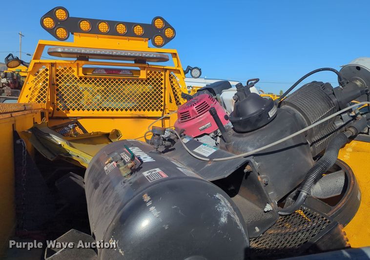 image for item EQ2248 2022 Ford  F350 Super Duty utility bed pickup truck