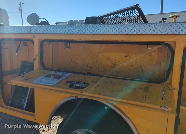 image for item EQ2248 2022 Ford  F350 Super Duty utility bed pickup truck