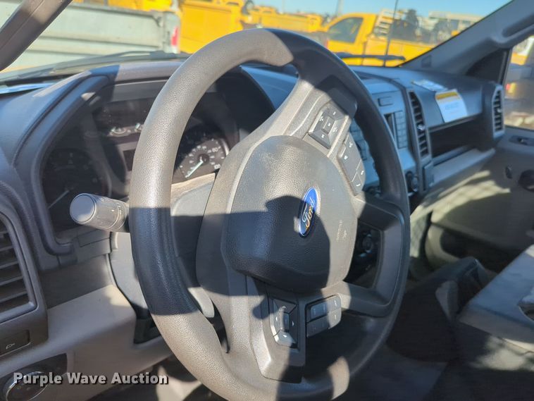 image for item EQ2248 2022 Ford  F350 Super Duty utility bed pickup truck