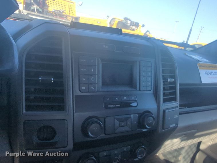 image for item EQ2248 2022 Ford  F350 Super Duty utility bed pickup truck