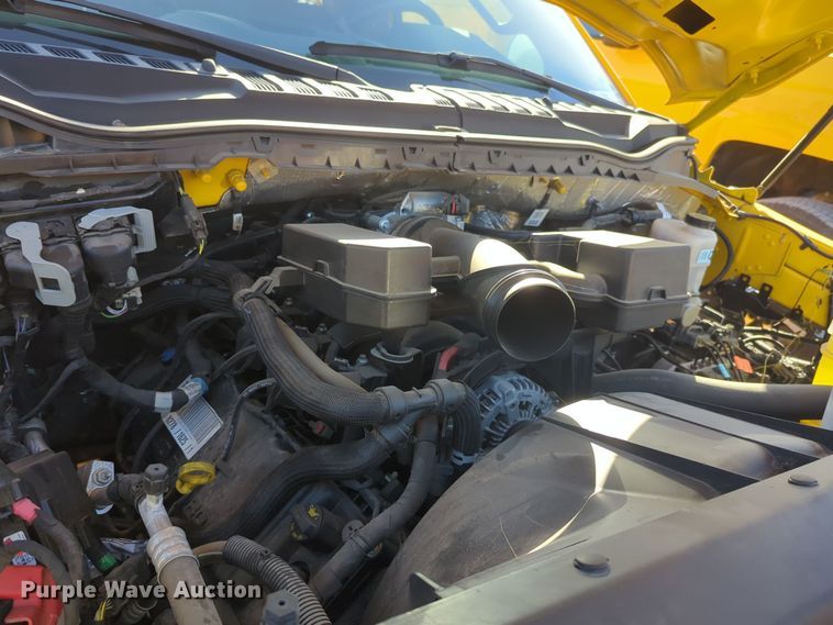 image for item EQ2248 2022 Ford  F350 Super Duty utility bed pickup truck