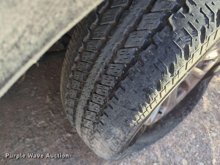 image for item EQ2248 2022 Ford  F350 Super Duty utility bed pickup truck