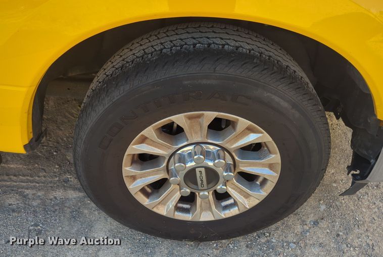 image for item EQ2248 2022 Ford  F350 Super Duty utility bed pickup truck