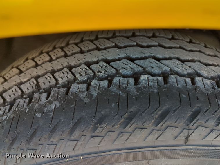 image for item EQ2248 2022 Ford  F350 Super Duty utility bed pickup truck