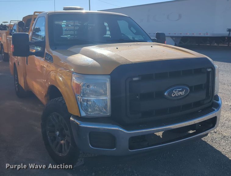 image for item EQ2250 2015 Ford  F350 Super Duty utility bed pickup truck