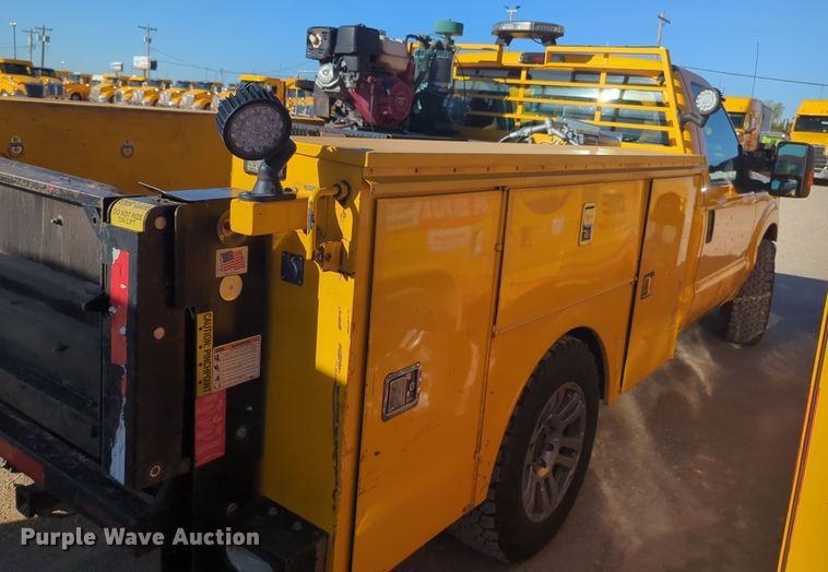 image for item EQ2250 2015 Ford  F350 Super Duty utility bed pickup truck