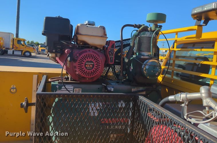 image for item EQ2250 2015 Ford  F350 Super Duty utility bed pickup truck