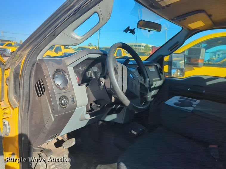 image for item EQ2250 2015 Ford  F350 Super Duty utility bed pickup truck