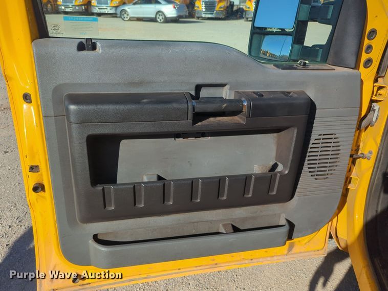 image for item EQ2250 2015 Ford  F350 Super Duty utility bed pickup truck