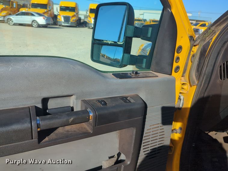 image for item EQ2250 2015 Ford  F350 Super Duty utility bed pickup truck