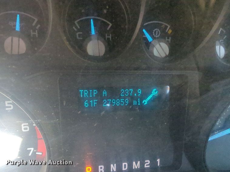 image for item EQ2250 2015 Ford  F350 Super Duty utility bed pickup truck