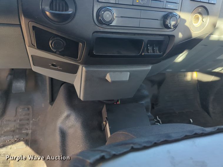 image for item EQ2250 2015 Ford  F350 Super Duty utility bed pickup truck