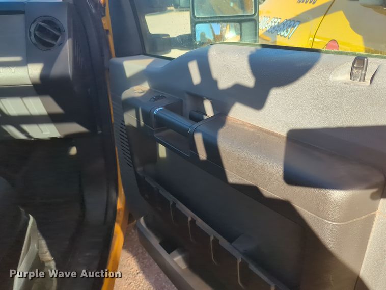 image for item EQ2250 2015 Ford  F350 Super Duty utility bed pickup truck