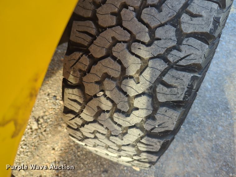 image for item EQ2250 2015 Ford  F350 Super Duty utility bed pickup truck