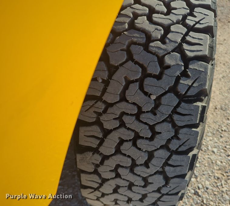 image for item EQ2250 2015 Ford  F350 Super Duty utility bed pickup truck