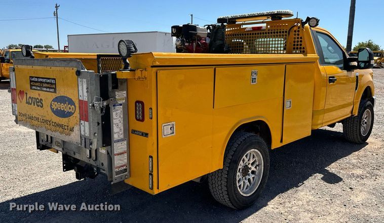 image for item EQ2252 2019 Ford F350 Super Duty utility bed pickup truck