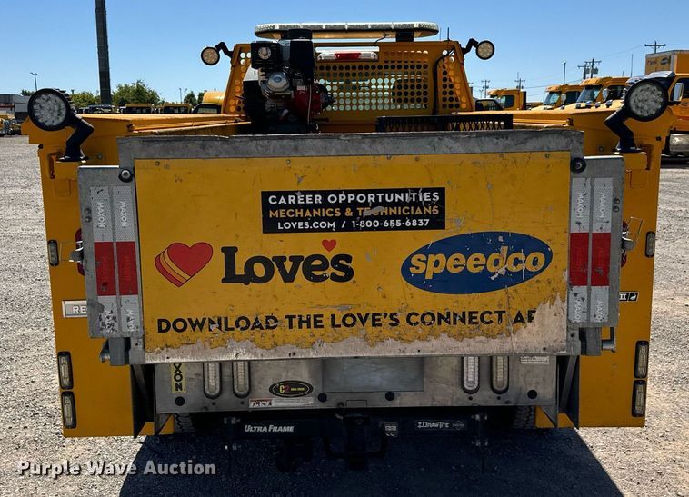 image for item EQ2252 2019 Ford F350 Super Duty utility bed pickup truck