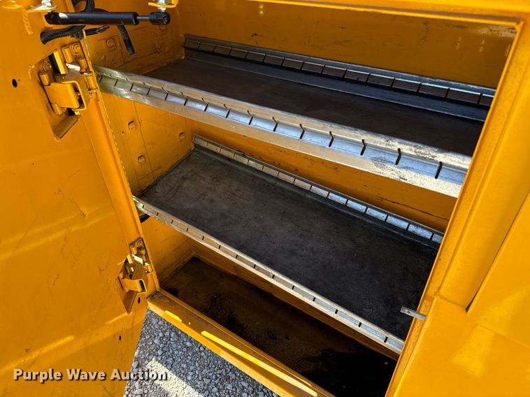 image for item EQ2252 2019 Ford F350 Super Duty utility bed pickup truck