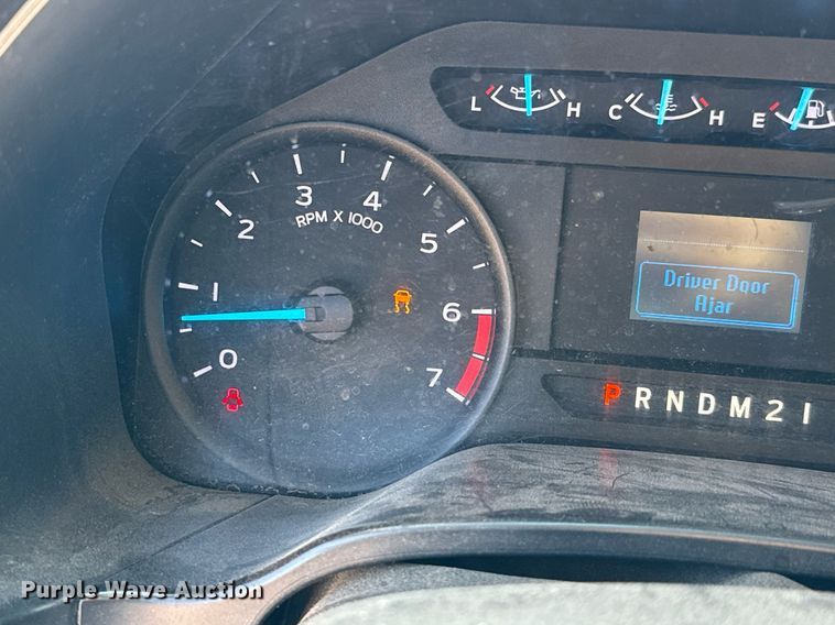 image for item EQ2252 2019 Ford F350 Super Duty utility bed pickup truck