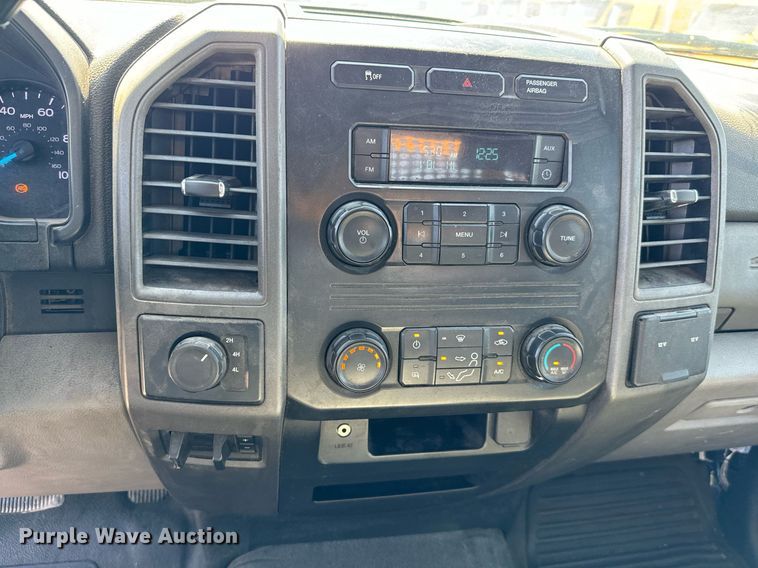 image for item EQ2252 2019 Ford F350 Super Duty utility bed pickup truck