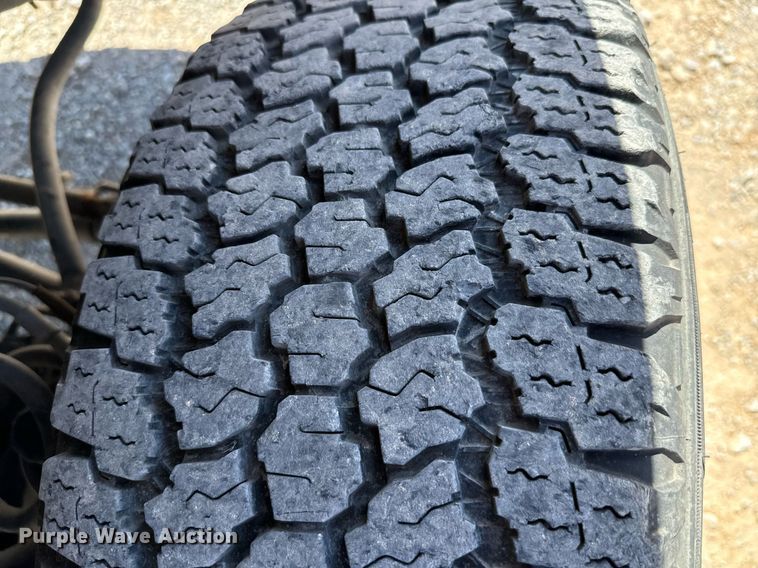 image for item EQ2252 2019 Ford F350 Super Duty utility bed pickup truck