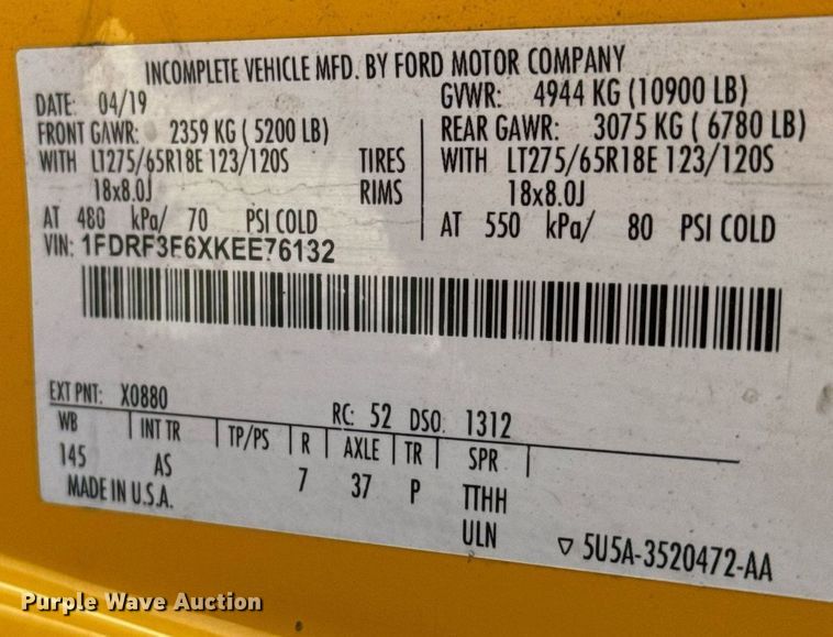 image for item EQ2252 2019 Ford F350 Super Duty utility bed pickup truck