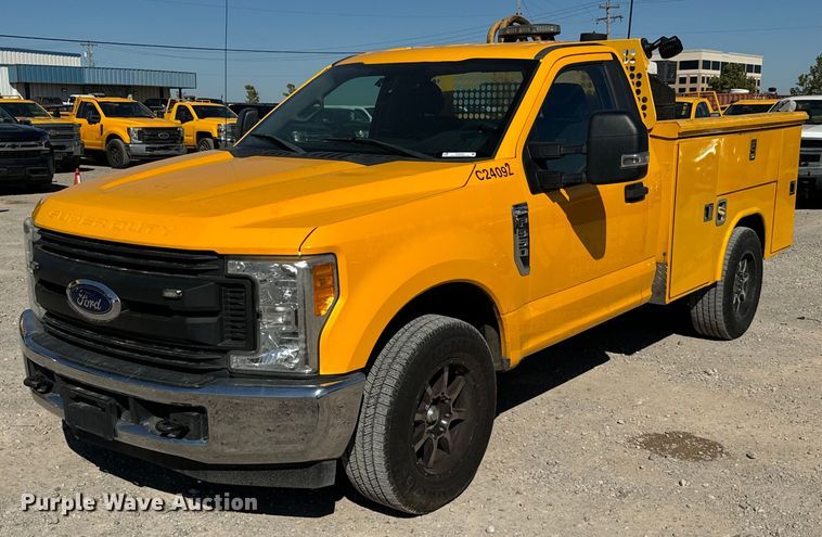 image for item EQ2253 2017 Ford F350 Super Duty utility bed pickup truck