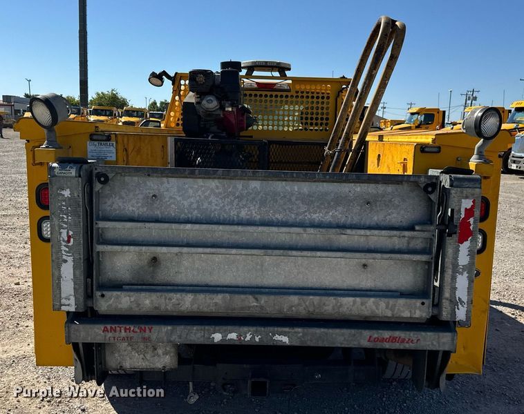 image for item EQ2253 2017 Ford F350 Super Duty utility bed pickup truck