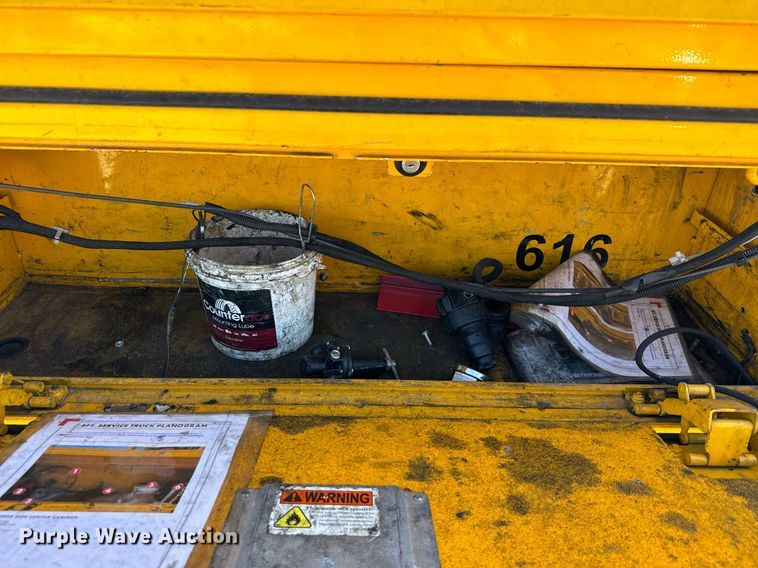 image for item EQ2253 2017 Ford F350 Super Duty utility bed pickup truck