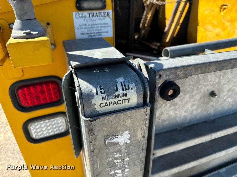 image for item EQ2253 2017 Ford F350 Super Duty utility bed pickup truck