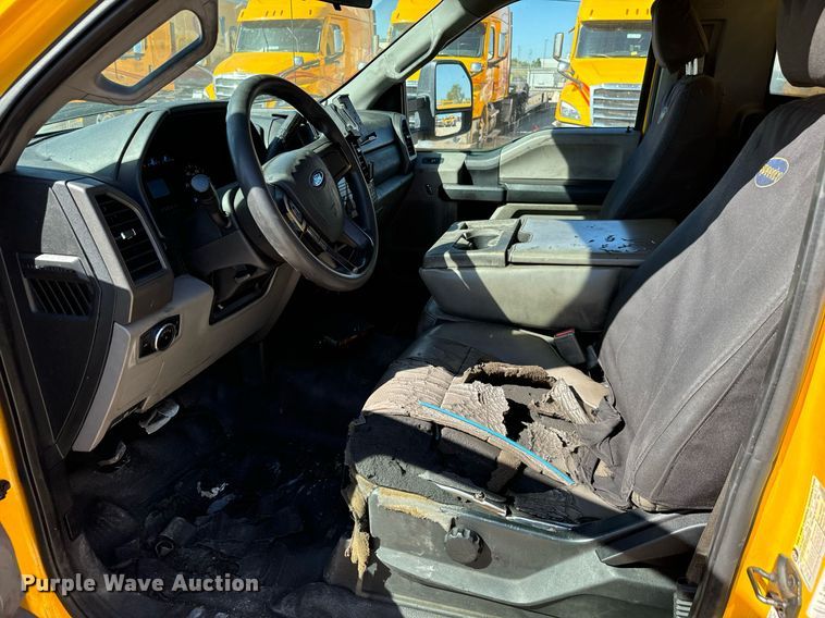 image for item EQ2253 2017 Ford F350 Super Duty utility bed pickup truck