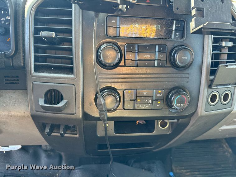 image for item EQ2253 2017 Ford F350 Super Duty utility bed pickup truck