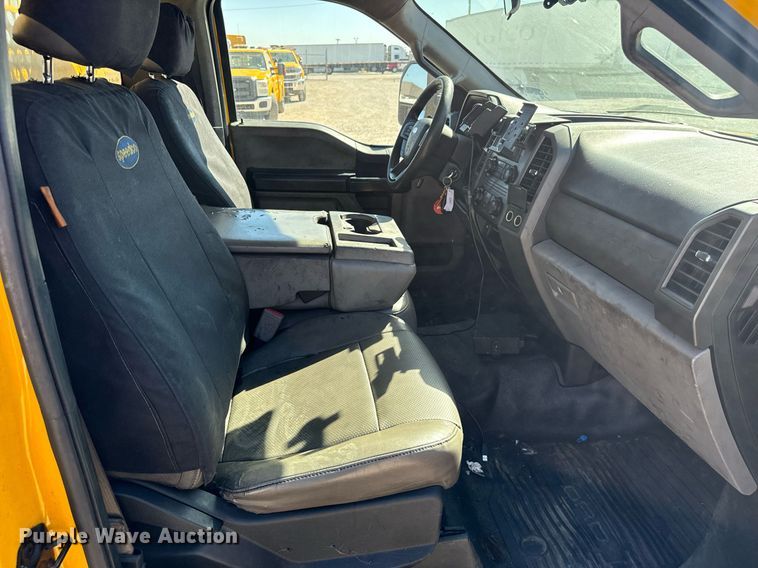 image for item EQ2253 2017 Ford F350 Super Duty utility bed pickup truck