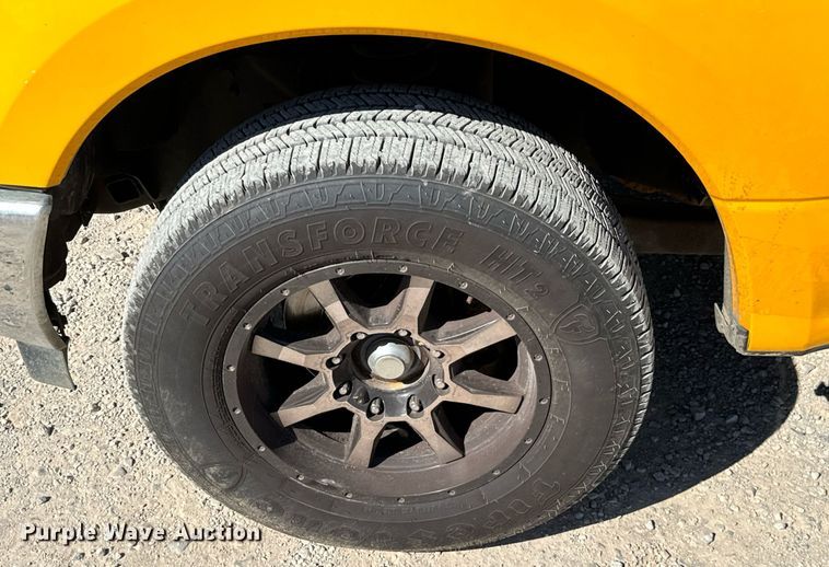 image for item EQ2253 2017 Ford F350 Super Duty utility bed pickup truck