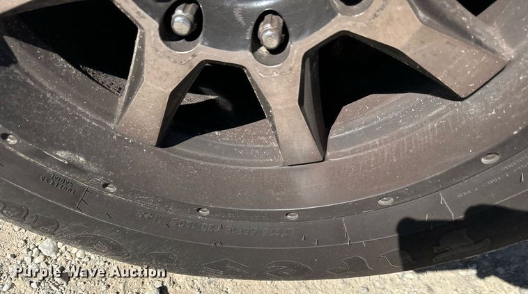 image for item EQ2253 2017 Ford F350 Super Duty utility bed pickup truck