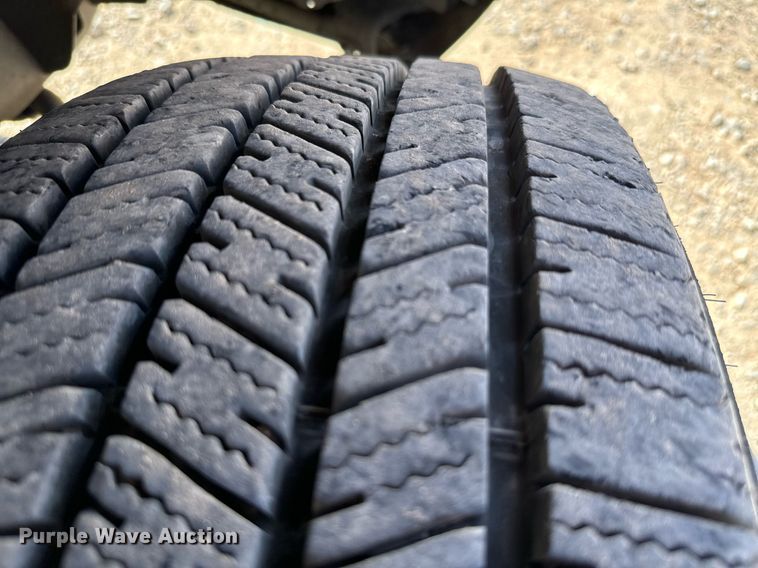 image for item EQ2253 2017 Ford F350 Super Duty utility bed pickup truck