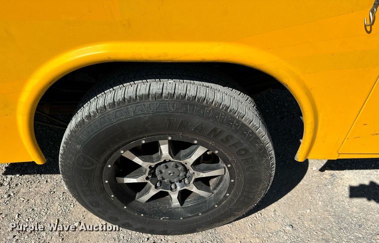 image for item EQ2253 2017 Ford F350 Super Duty utility bed pickup truck