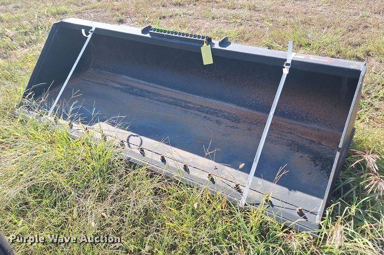 image for item EQ2291 2021 Arrow 2308407BUN skid steer bucket