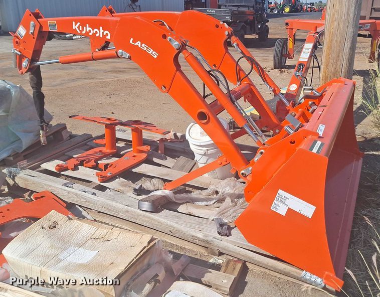 image for item EQ2322 Kubota LA535 loader