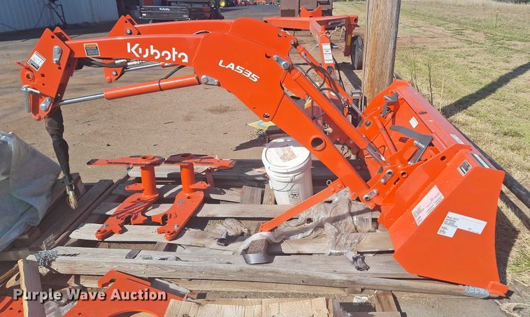 image for item EQ2322 Kubota LA535 loader