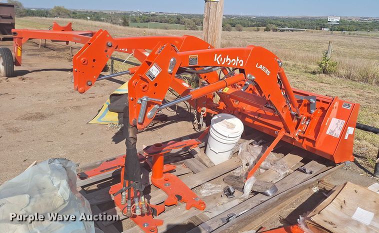 image for item EQ2322 Kubota LA535 loader