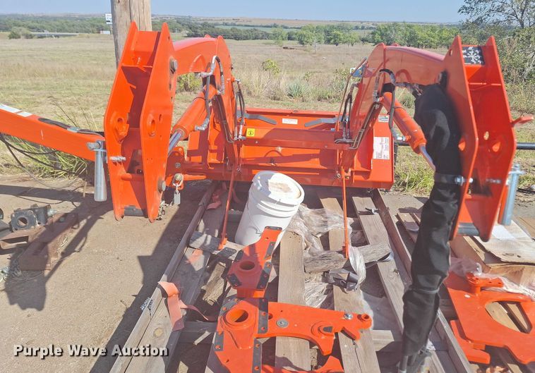 image for item EQ2322 Kubota LA535 loader